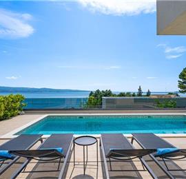 5 bedroom beachfront villa with heated pool near Omis, sleeps 9